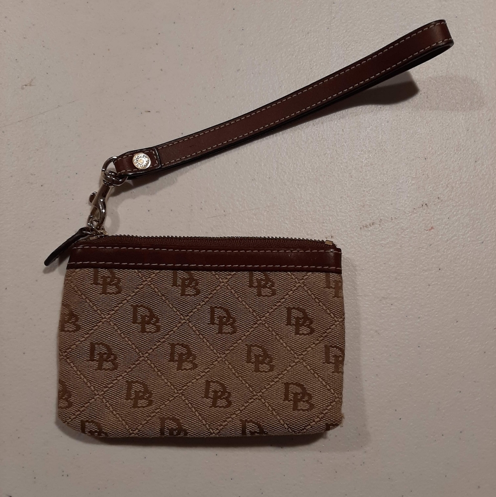Dooney & Bourke wristlet